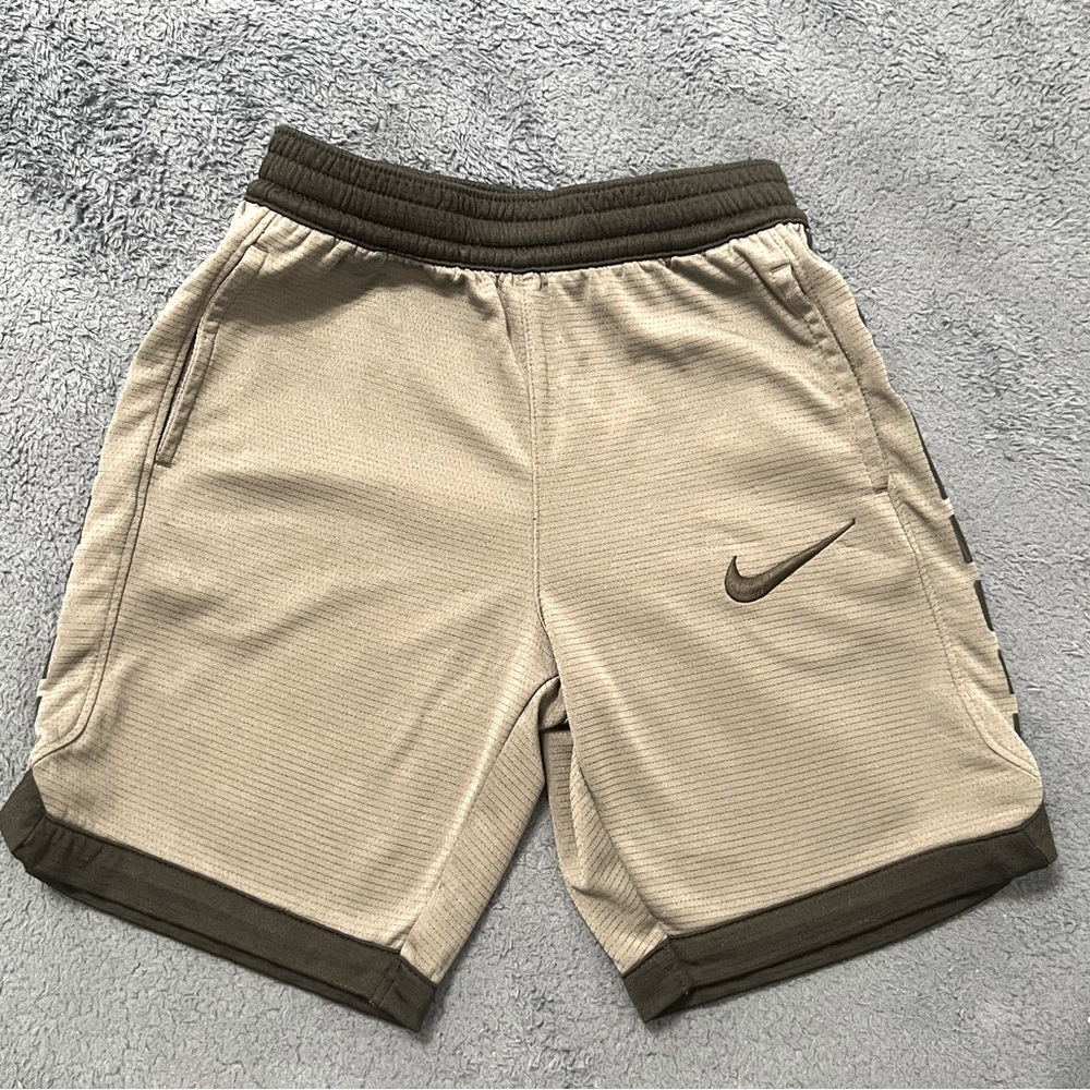 Boys gray Nike dry fit shorts size large Age 6 to 7 years.